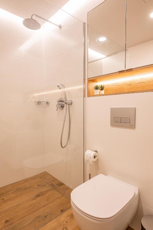 Pinea Sky Premium Apartament Z Widokiem Na Morze Ze Spa I Basenem Przy Plazy Pobierowo Esterno foto
